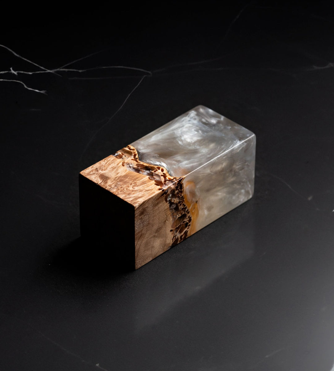 Jeudi Primary Product Image