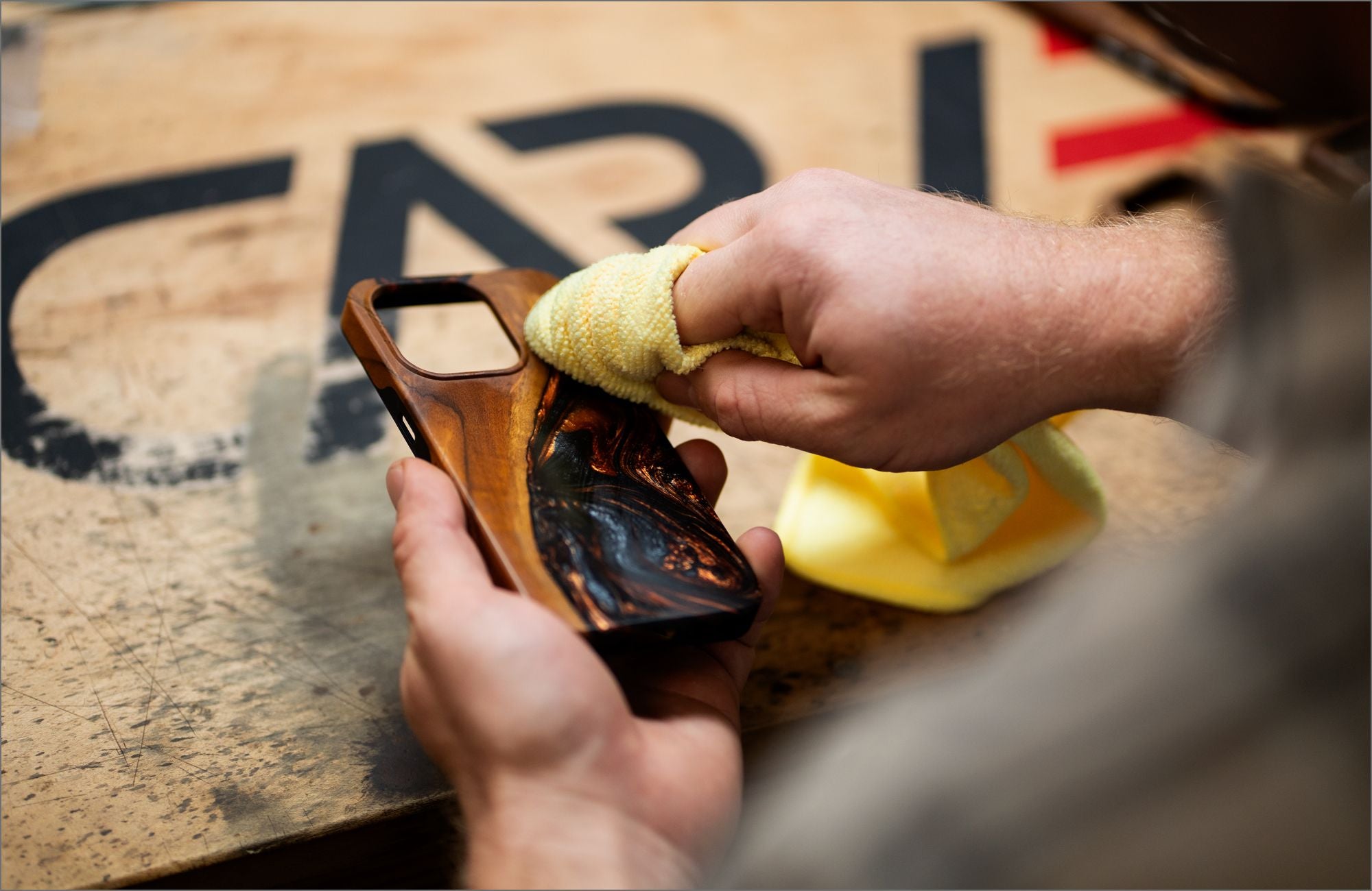 Oiling Live Edge Founders Case