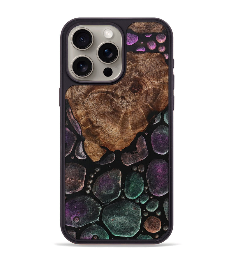 iPhone 15 Pro Max Wood+Resin Phone Case - Luis (Chameleon, 706677)