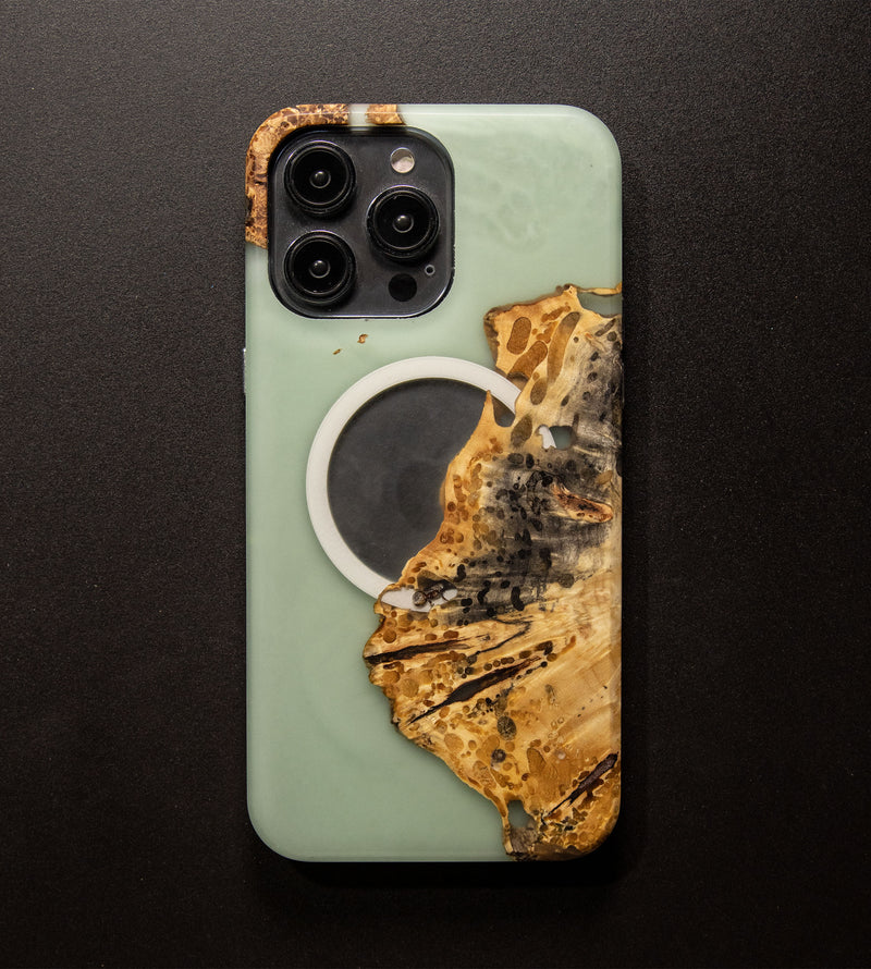 Carved Reserve Live Edge Case - iPhone 14 Pro Max (Athena, 190)