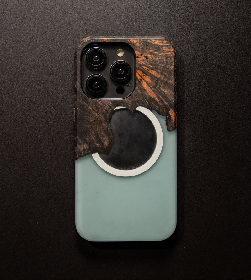 Carved Reserve Live Edge Case - iPhone 14 Pro (Jameson, 220)