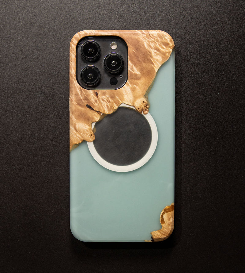 Carved Reserve Live Edge Case - iPhone 14 Pro Max (Hazel, 153)